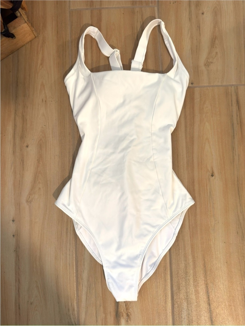 TA3 Squarey Swimsuit in White - Picture 3 of 8